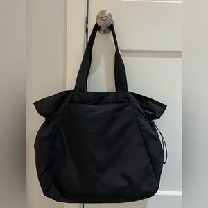Lululemon Side-Cincher Shopper Tote Bag - BLACK